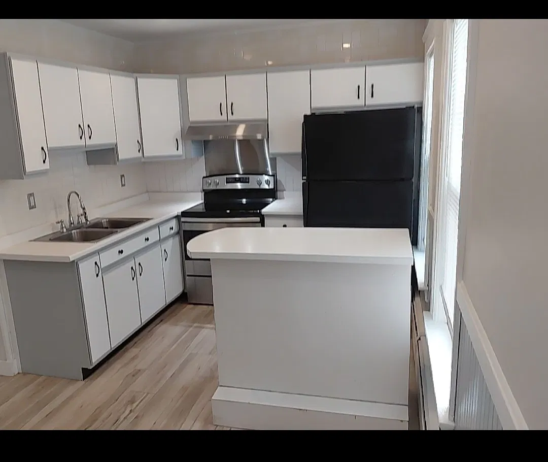 2 bed, 1200 sqft, $2,300 — Photo 2