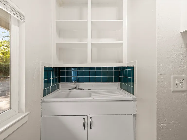 946 Cherry St #1 — Photo 5