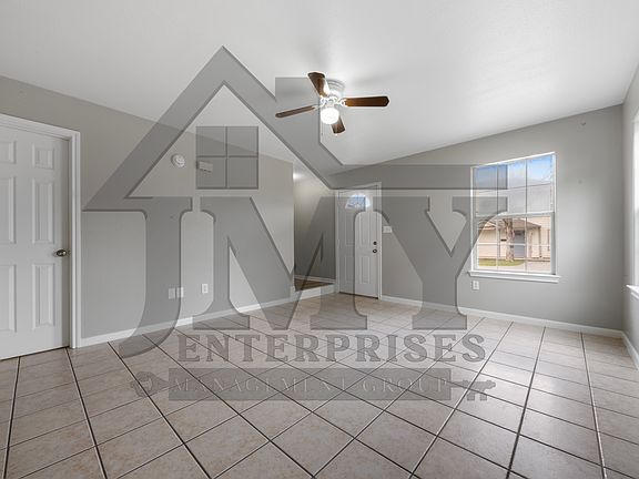 4th image of 815 Cravens St #H1