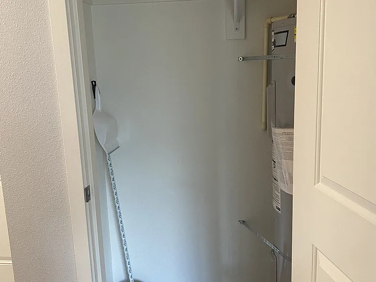 Queen Court Apartments — Photo 18