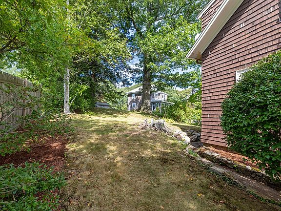 5th image of 6 Hillcrest Rd