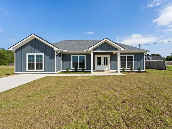 9966 Lighthouse Ave, Grand Bay, AL 36541