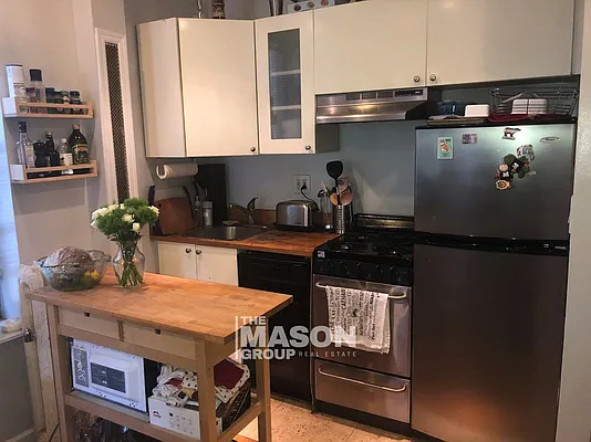 Rented by Mason Group LLC | media 17
