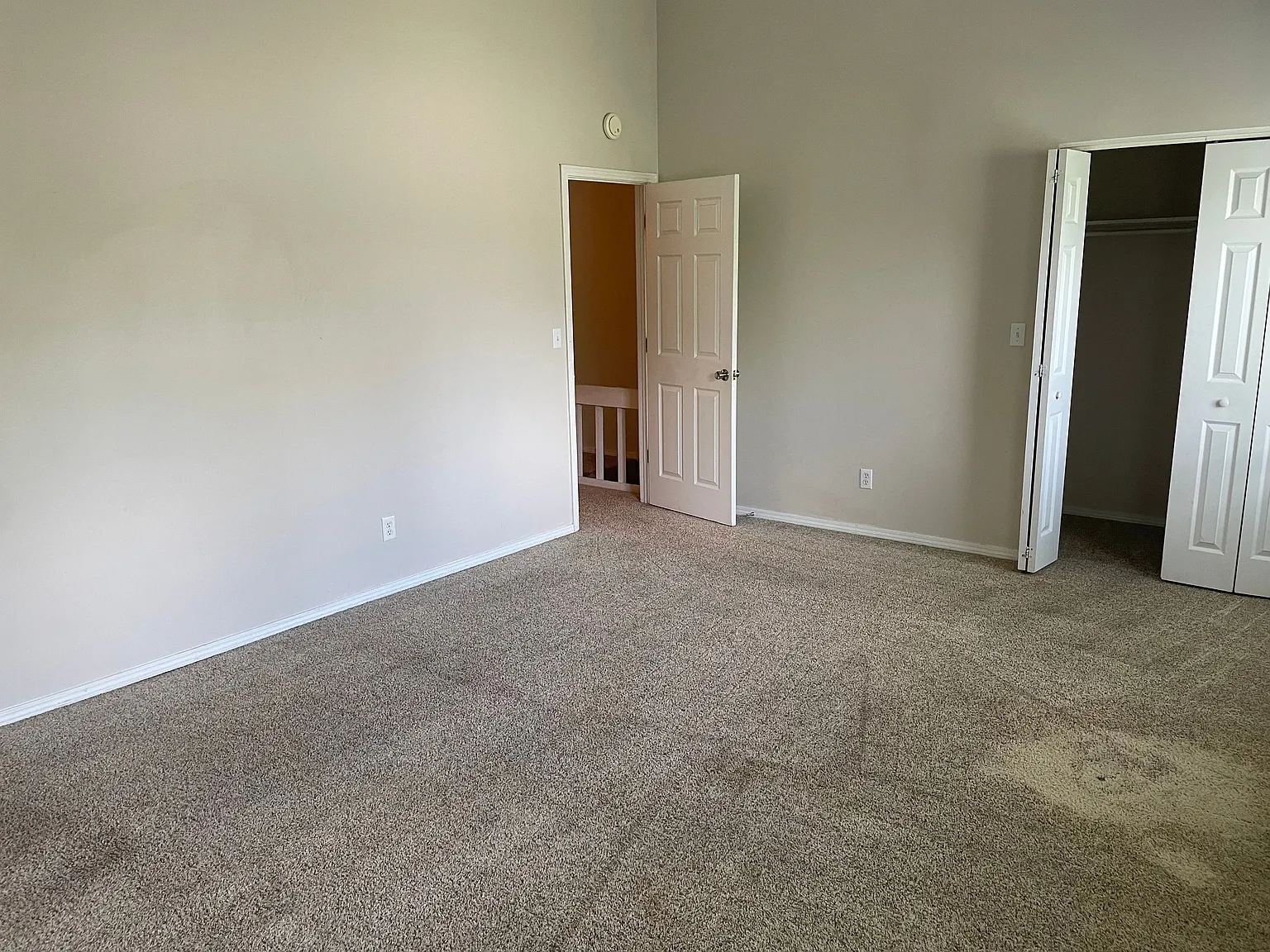 2 bed, 1.0 bath, $1,150 — Photo 2