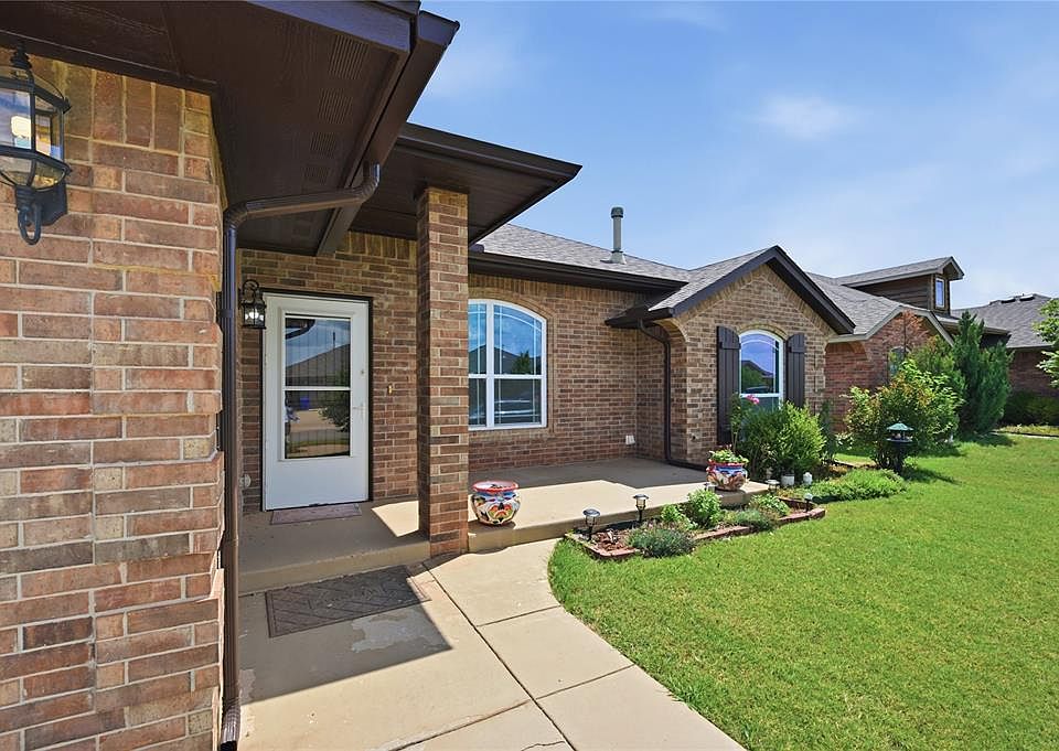 1st image of 3918 Caraway Ln
