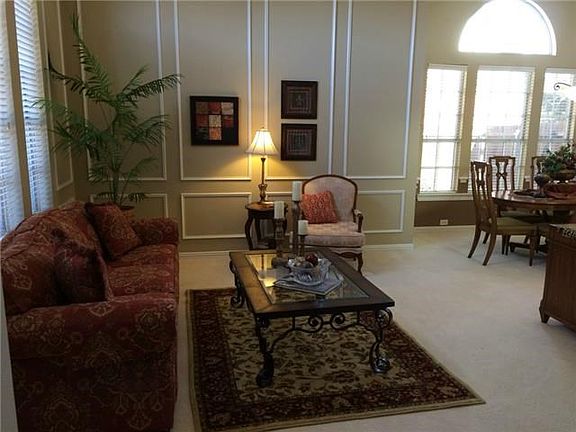 4th image of 2100 Sandell Dr