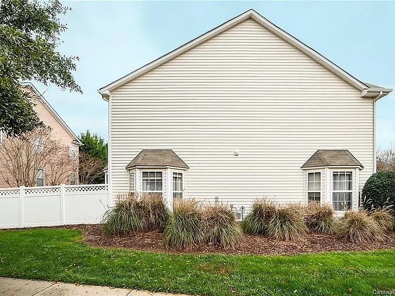 10394 Alexander Martin Ave — Photo 41