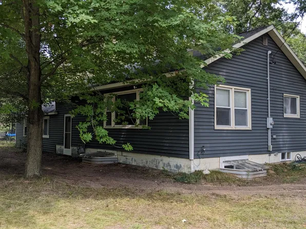 5408 Circle Dr, Muskegon, MI 49442
