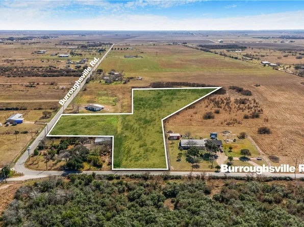 65 Burroughsville Rd, Victoria, TX 77905