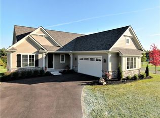 8 Hawkstone Way, Pittsford, NY 14534