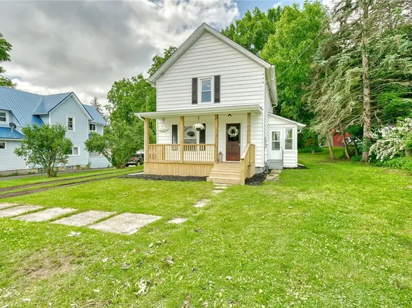 12 Handley St, Perry, NY 14530