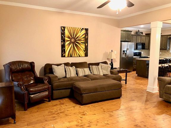 3rd image of 129 Senah Dr