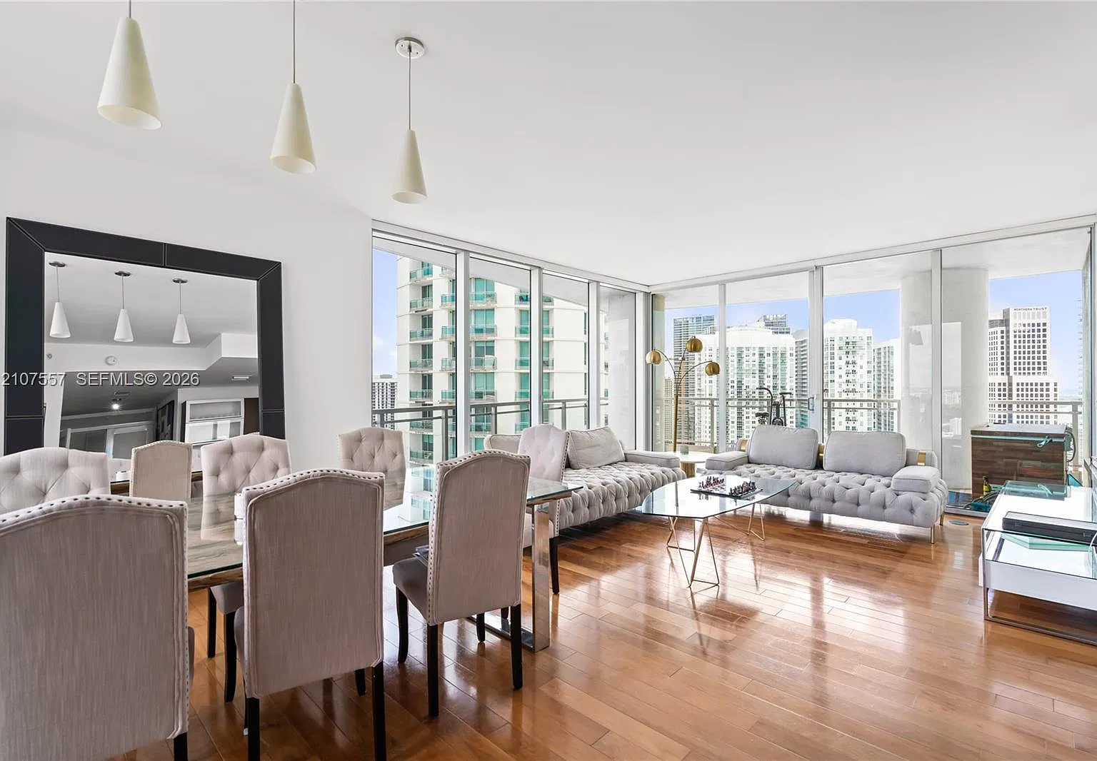 Ivy Condo — Photo 2