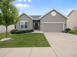 18 Hidden Bluffs Dr, Lake Saint Louis, MO 63367