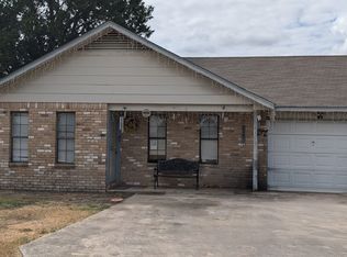 1105 N Bishop St, San Marcos, TX 78666