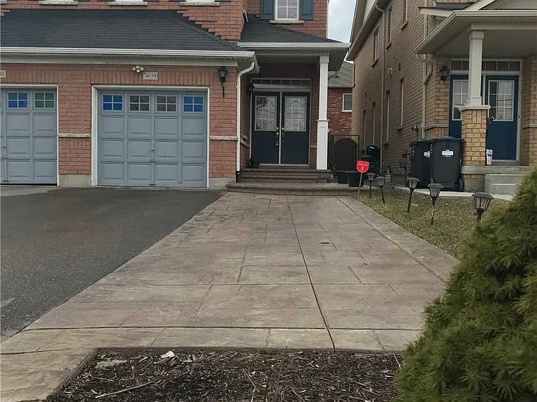 4639 Centretown Way — Photo 1