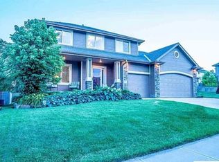 18257 Farnam St, Elkhorn, NE 68022