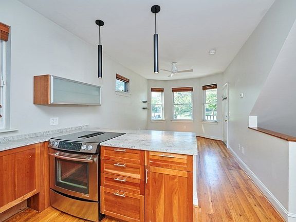 2nd image of 3-11 Blackstone St #3-1