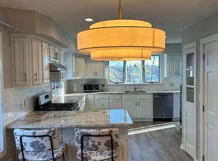 81 Kensington Ln FLOOR 2, Swampscott, MA 01907