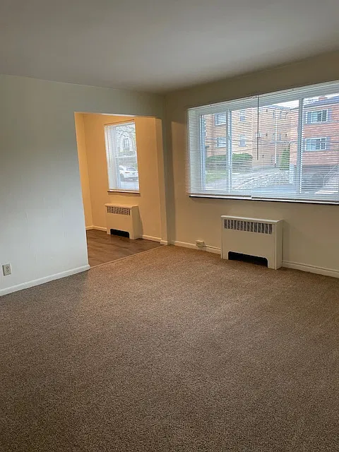 Studio, $755 — Photo 2