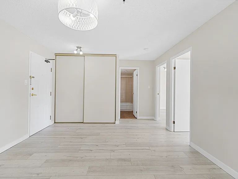 924 14th Ave SW #908 — Photo 13