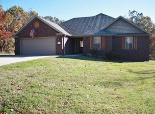 2 Dickenshire Dr, Bella Vista, AR 72714