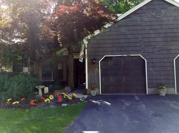 152 Goldfinch Dr, Hackettstown, NJ 07840