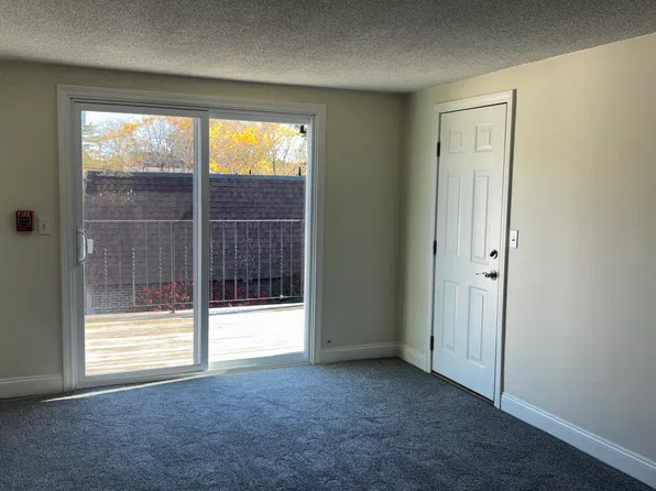 503 Bullocks Point Ave APT 8, Riverside, RI 02915