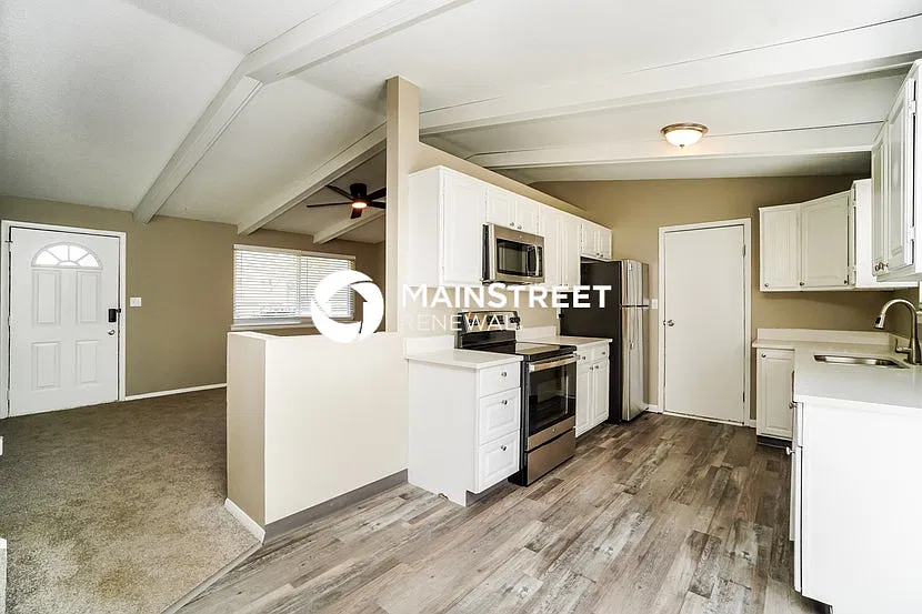 4807 Warminster Dr — Photo 4