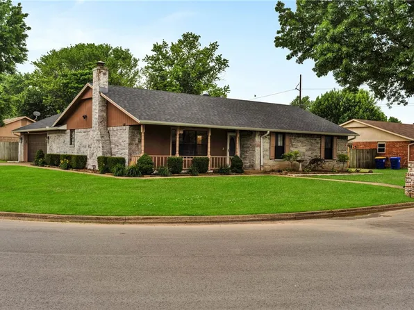 616 Garland Pl, Lowell, AR 72745