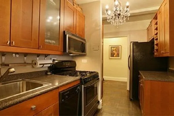 Sold by Citi Habitats | media 6