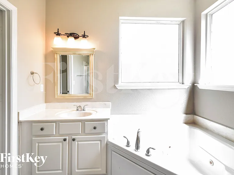 7298 Hunters Horn Dr — Photo 14