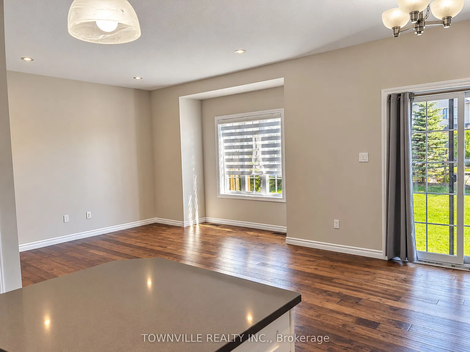 3 bed, $2,400 — Photo 3