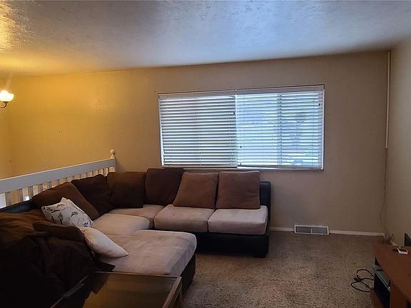 3rd image of 1810 W Asbury Avenue