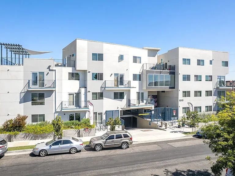 Legacy Tamarind Apartments — Photo 4