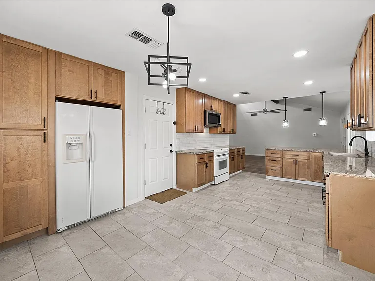 431 Evergreen Dr — Photo 14