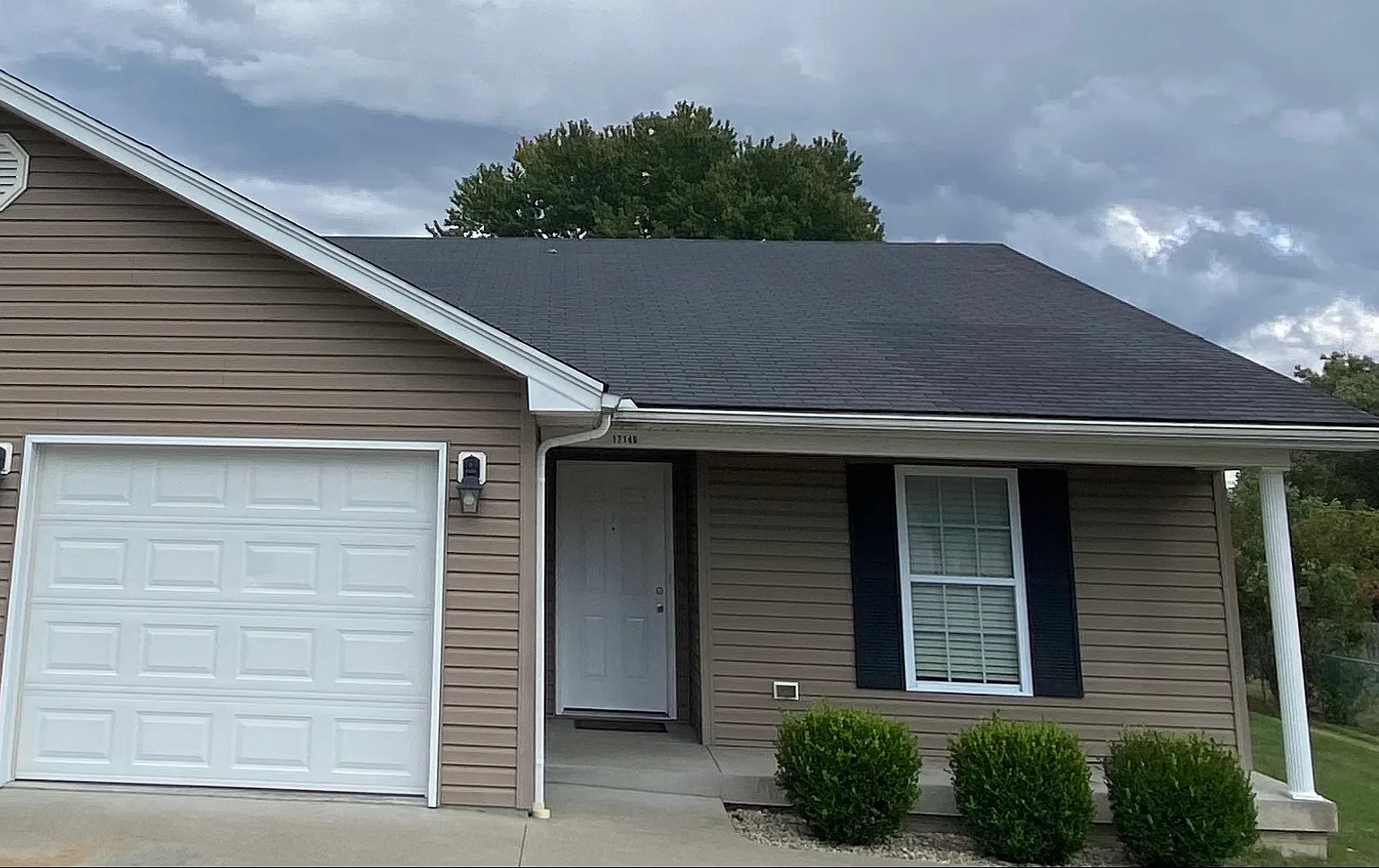 3 bed, 1250 sqft, $1,650 — Photo 1