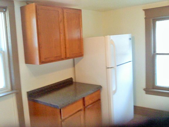 4th image of 1607 1/2 S Cedar St