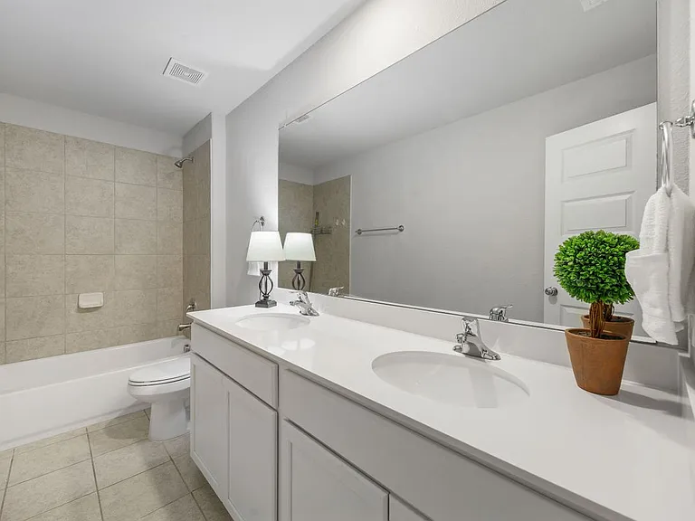 223 Miramar Ave — Photo 4