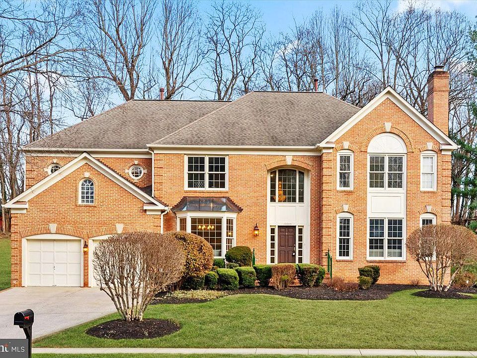 1st image of 10200 Castlewood Ln