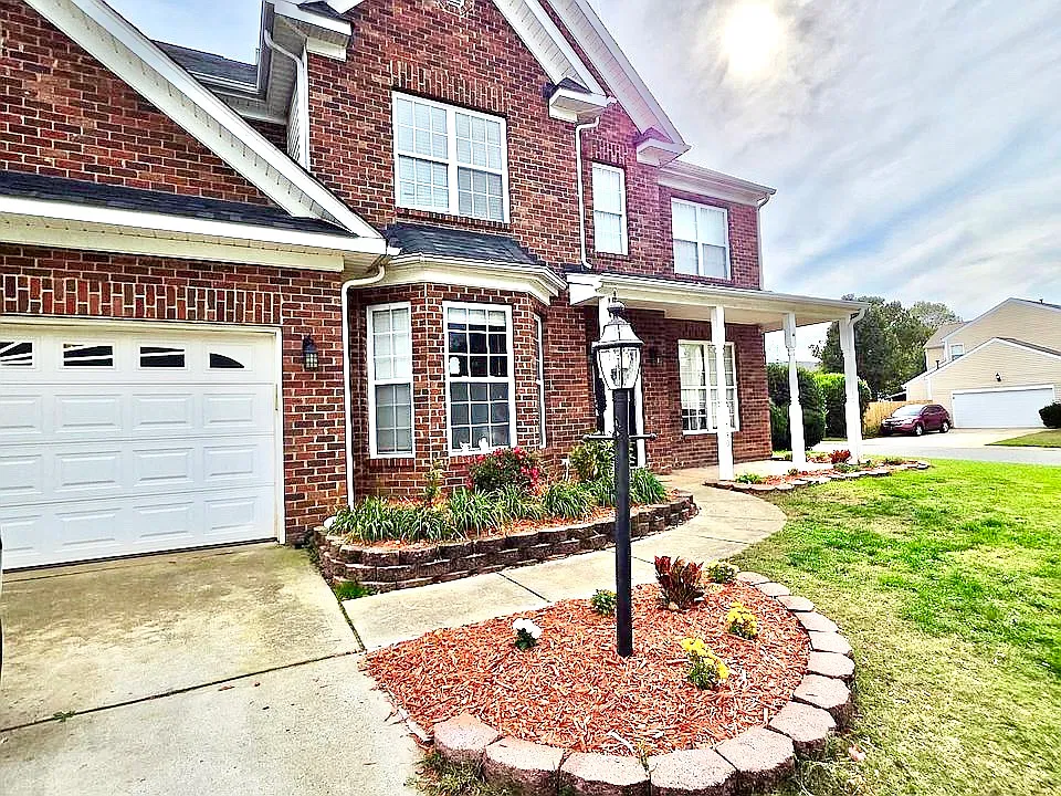 130 Sawhorse Dr