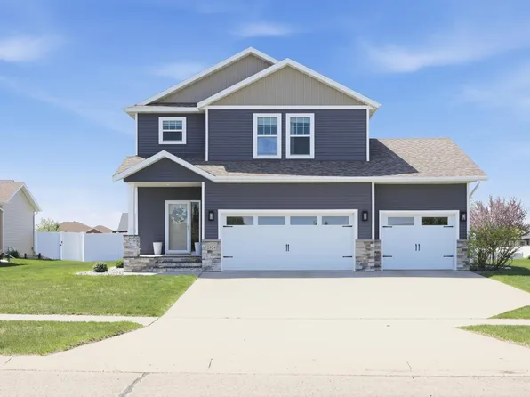 2924 7th St E, West Fargo, ND 58078