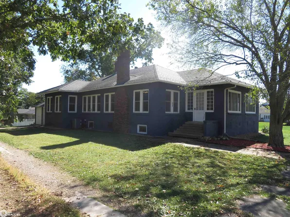 205 2nd Ave SE, State Center, IA 50247