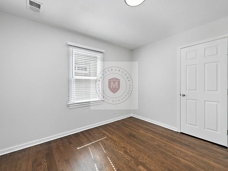8006 W 85th St — Photo 13