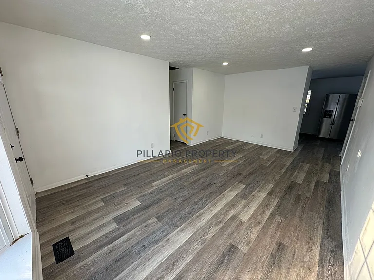 6456 Horizon Ct — Photo 2