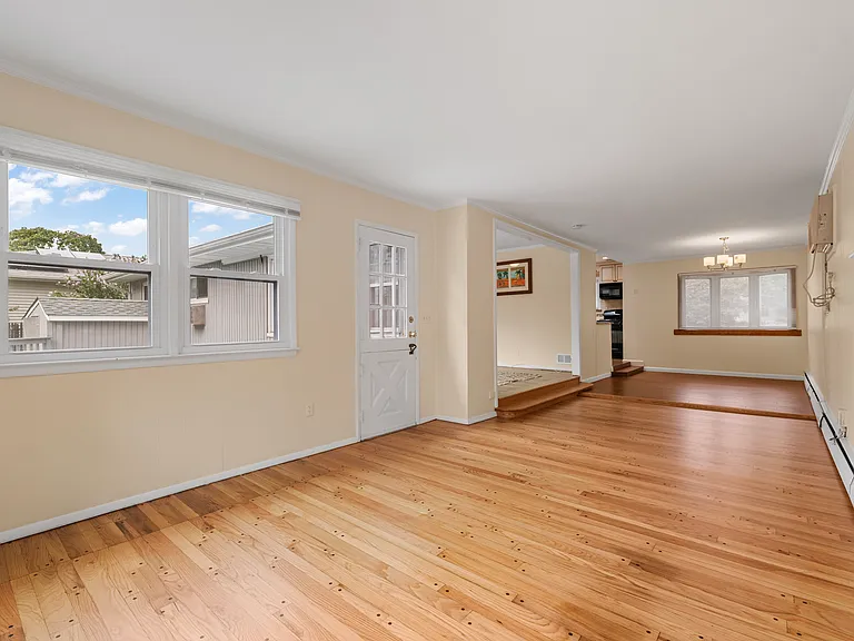 7 Kroll St — Photo 11