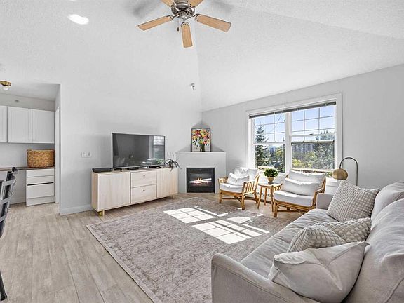4th image of 1414 W 17th St SE #408