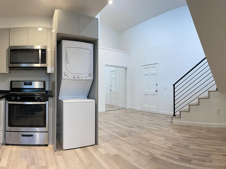 229 Granada Ave #3 — Photo 4