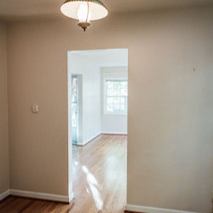 1st image of 4021 SE Belmont St #4027