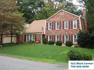 2693 Mattox Creek Dr, Oakton, VA 22124